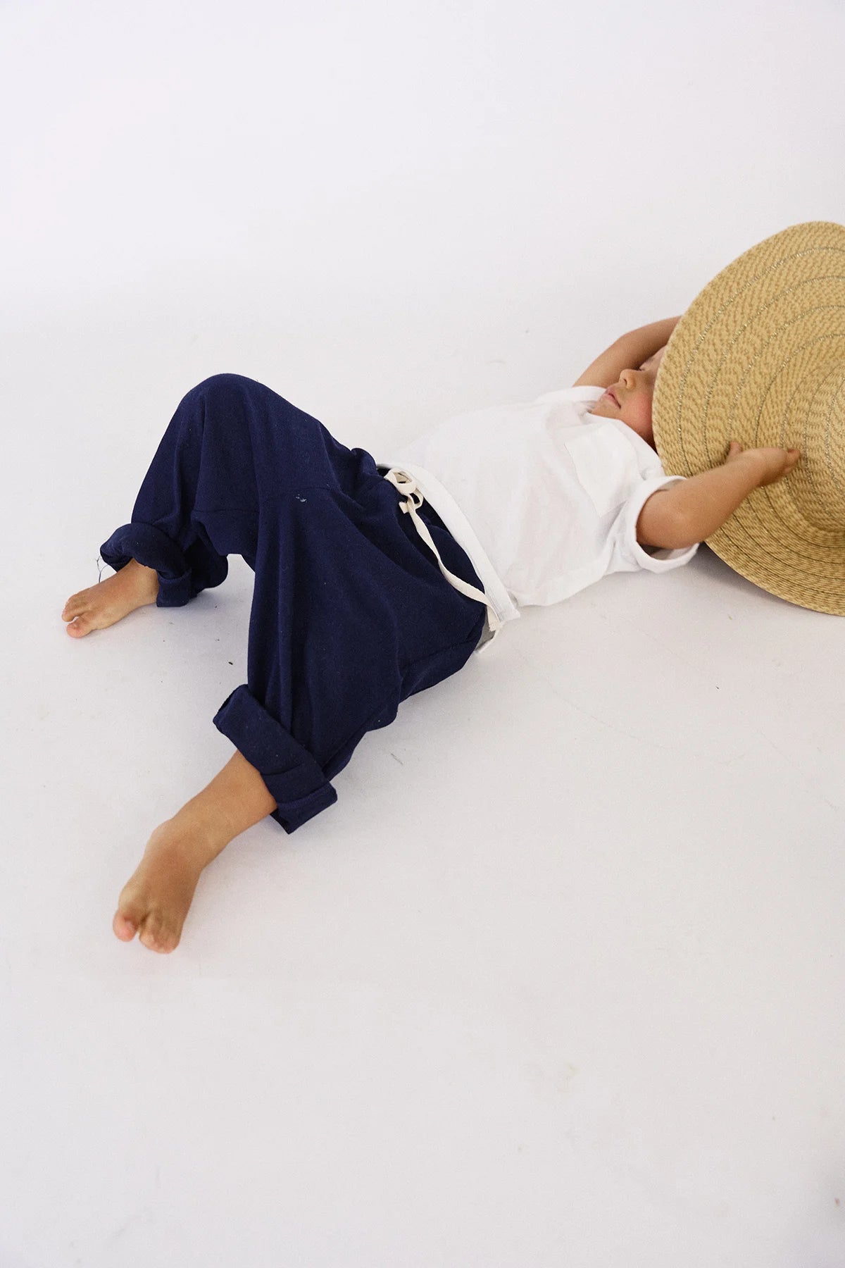 Pantalón Enzo en lino azul navy para niño de La Tutu