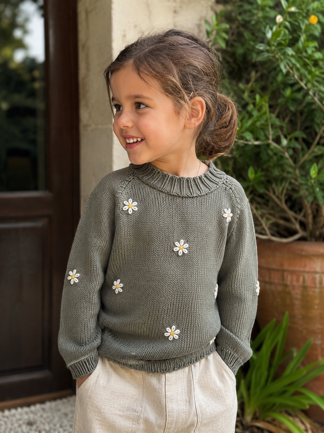 Suéter Tejido Gris con Flores Bordadas | La Tutu