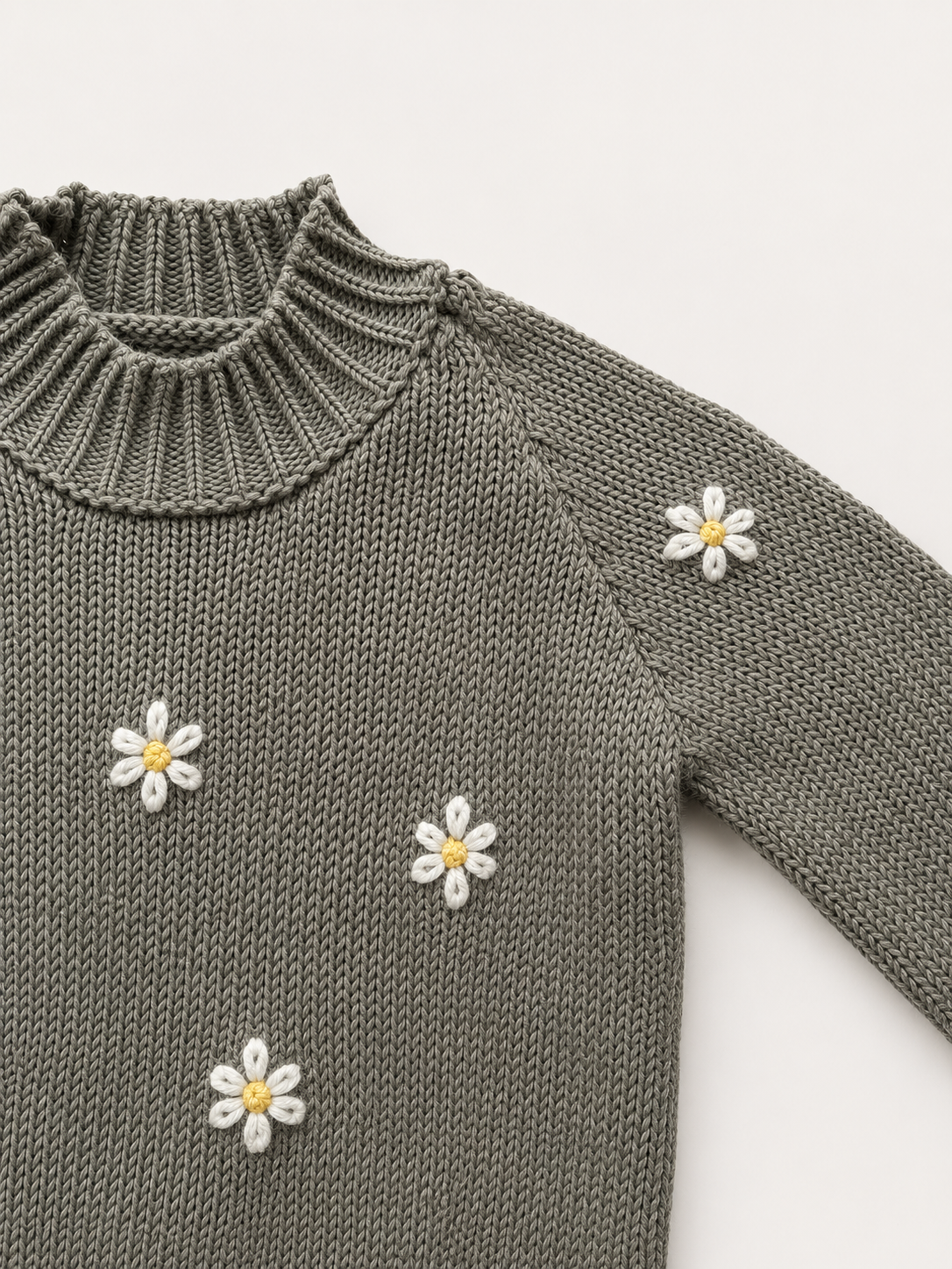 Suéter Tejido Gris con Flores Bordadas | La Tutu