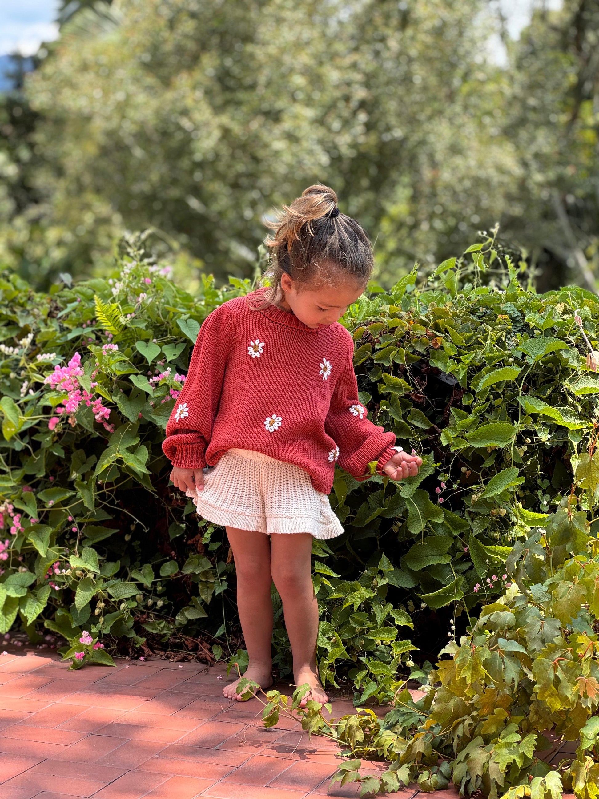 Saco tejido cereza con flores bordadas para niña | 100% algodón | La Tutu