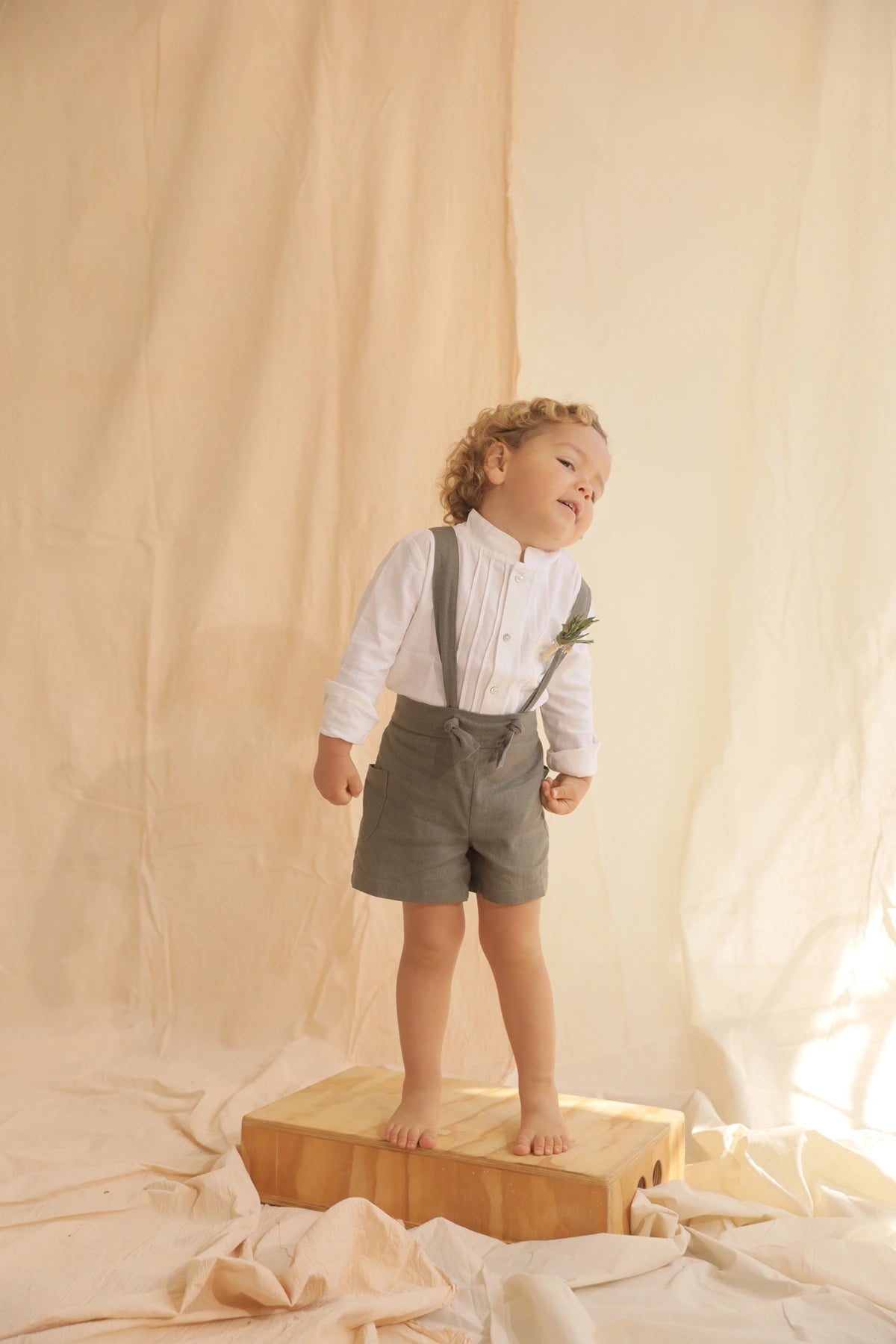 Short Agus en Lino Verde Oliva