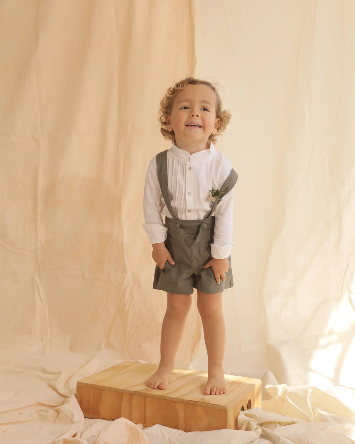 Short Agus en Lino Verde Oliva