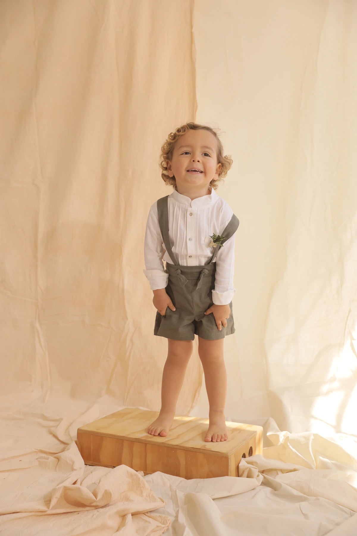 Short Agus en Lino Verde Oliva