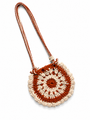 Bolso Boho tejido artesanal en crochet terracota con diseño de flor en tonos rosa y marfil.