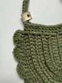 detalle tejido boslo en crochet para niña