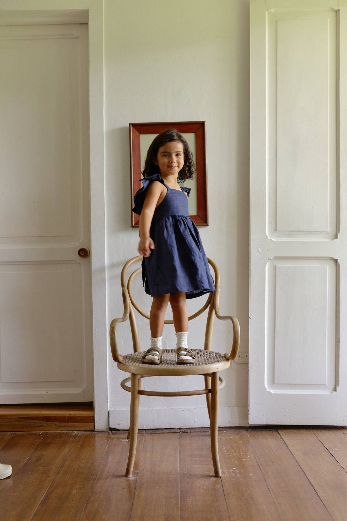 Vestido Lara Azul Navy en Lino 100% para Niña | La Tutu