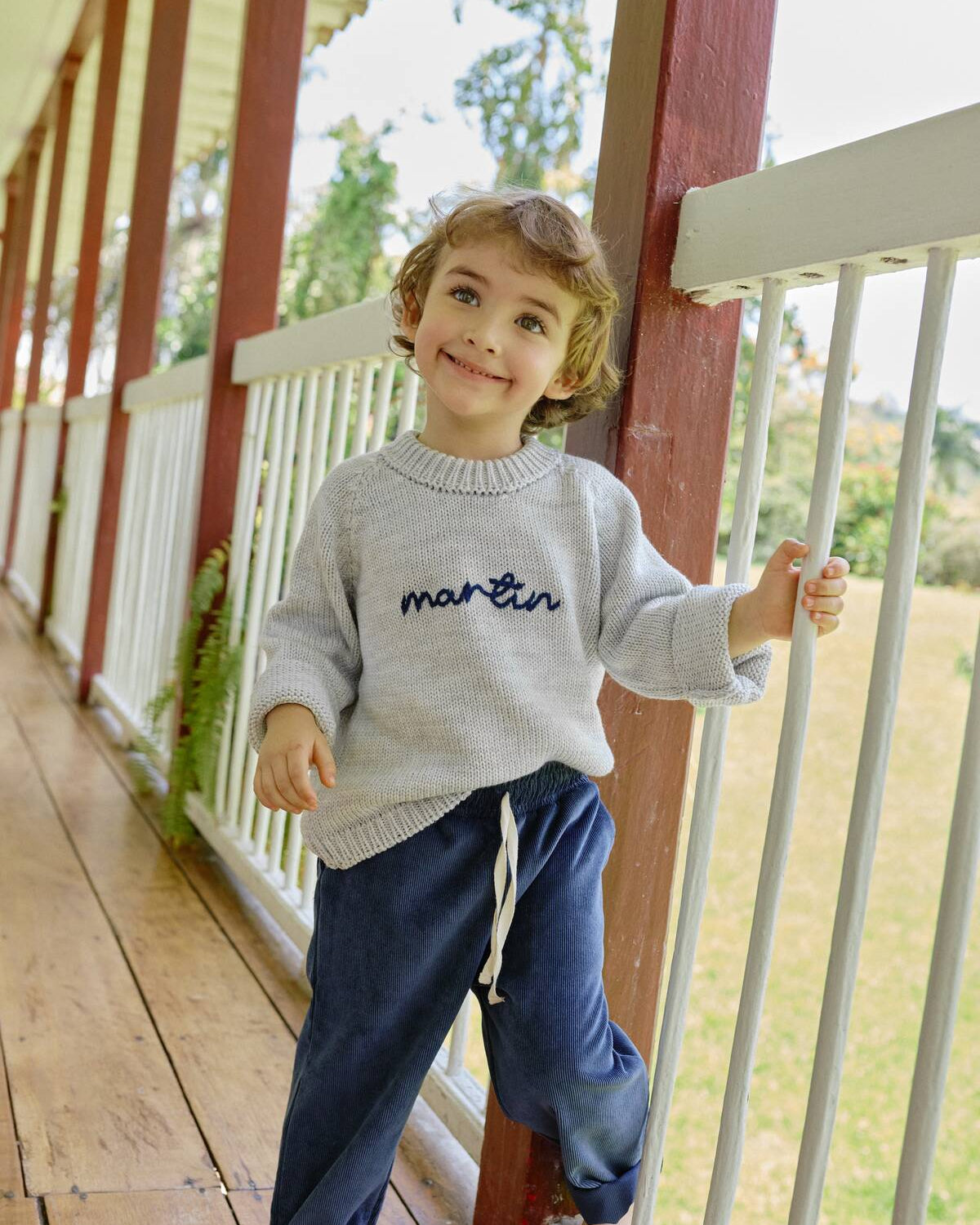 Pantalón Noah Azul Navy para niño confeccionado en pana suave de La Tutu.