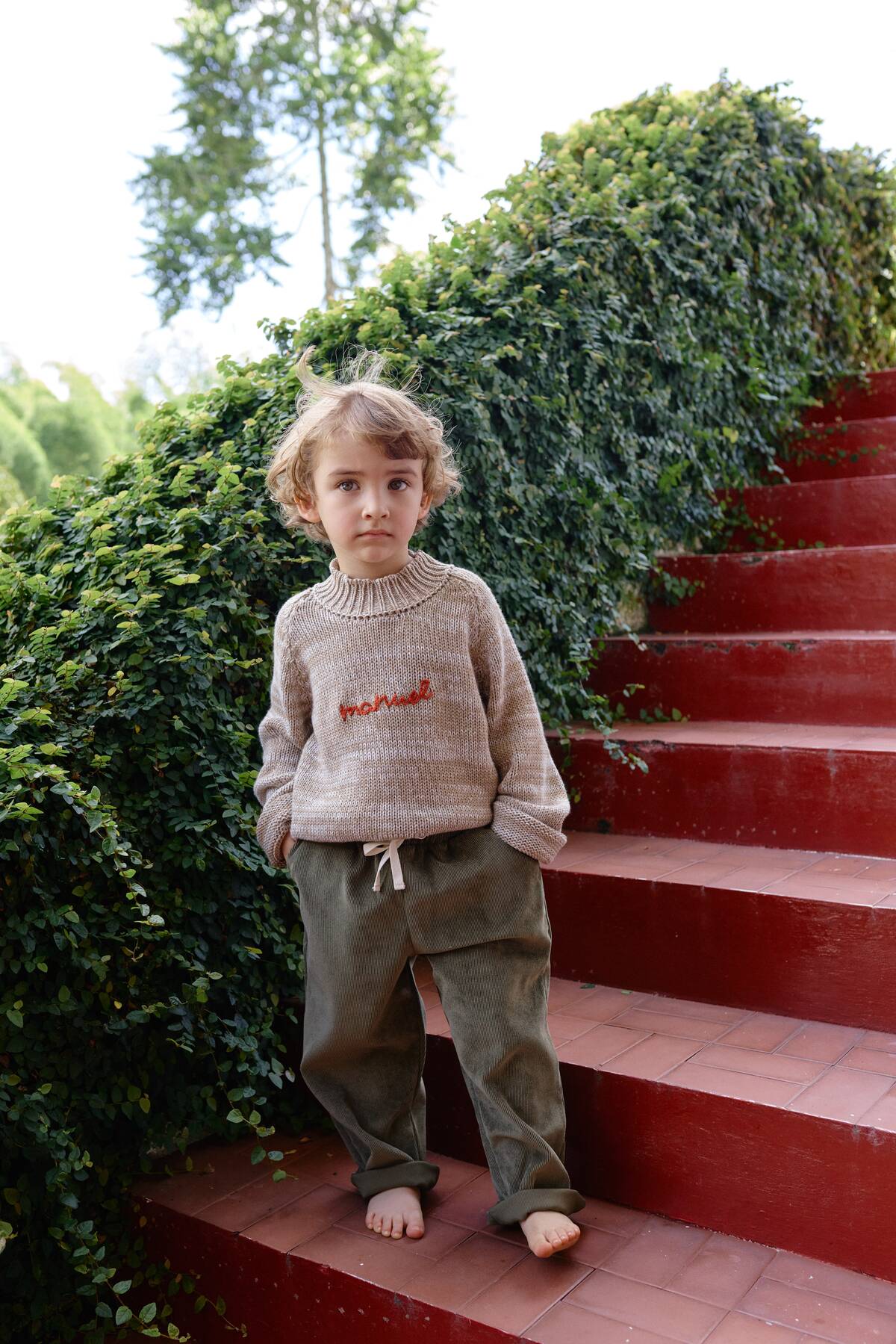 Pretina cómoda del Pantalón Noah Verde Oliva confeccionado en pana.